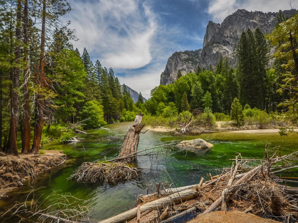 Kings river in Sequoia and Kings national park, California.