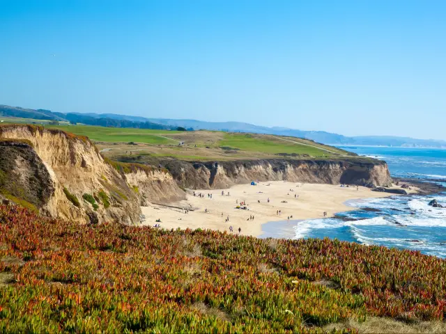 Beach and seaside cliffs at Half Moon Bay 