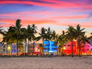 Miami Beach, Florida, USA on Ocean Drive at sunset.