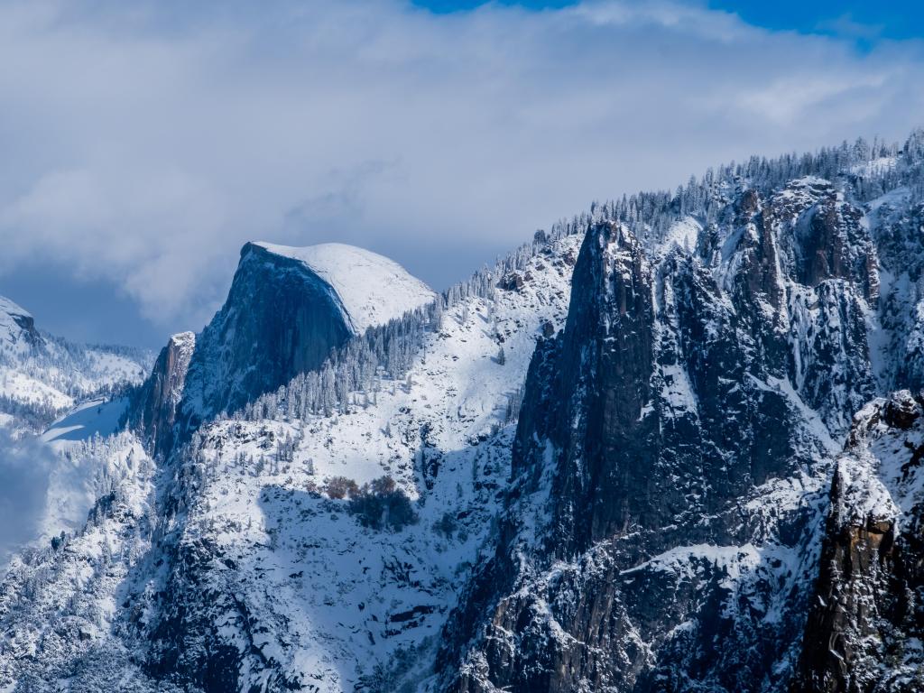 The tunnel View vista point at Yosemite National Park with snow in California's Yosemite National Park, USA, California.