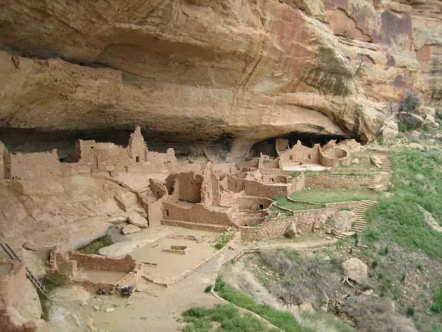 Long House dwelling on Wetherill Mesa in Mesa Verde National Park