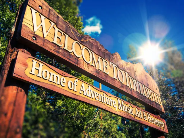 Welcome sign in Idyllwild California, United States