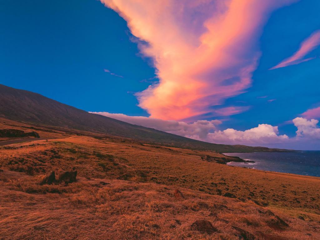 Sunset over Manawainui Gulch on the Piilani Highway on Maui, Hawaii