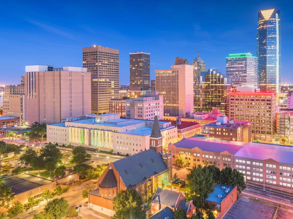 Oklahoma City, Oklahoma, USA with the downtown skyline at twilight.