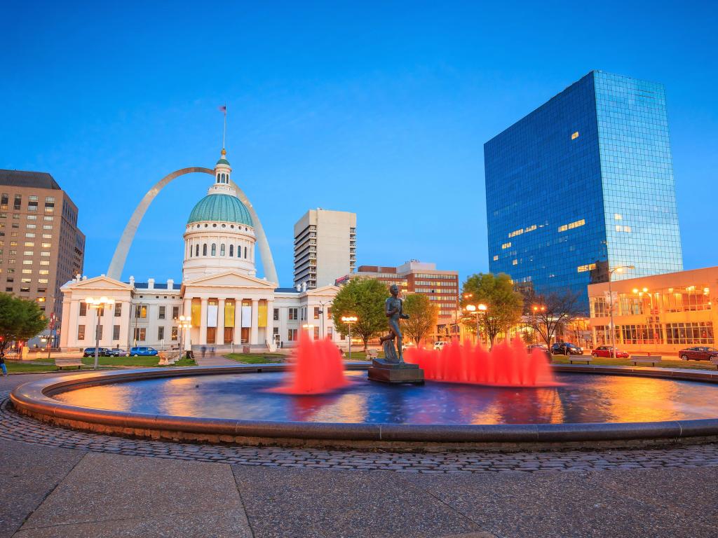 Old Courthouse in downtown St. Louis, Missouri, USA at early evening. 