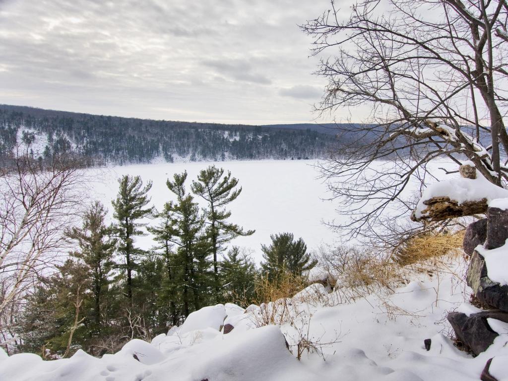 Beautiful winter landscape at Devils Lake State Park, Baraboo area, Wisconsin, USA. View on the lake from rocky south shore Ice age trail. Nature of Wisconsin, Midwest USA.