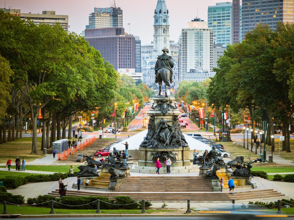Philadelphia, Pennsylvania, USA with a view of Eakins Oval and the end of the Benjamin Franklin Parkway just in front of the Museum of Art.