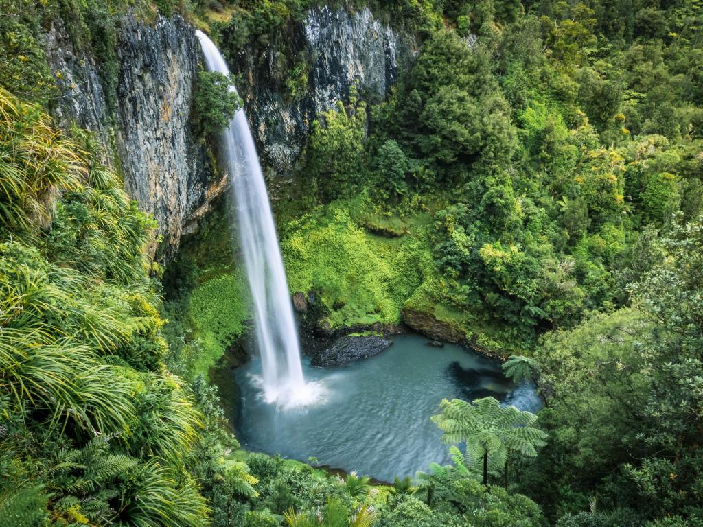 Bridal Veil Falls in New Zealand on a bright day