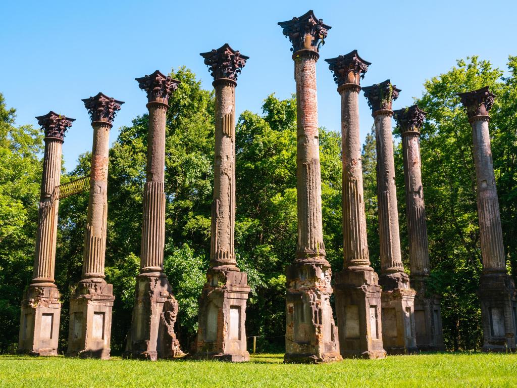 Windsor Ruins, Port Gibson, USA taken on a clear sunny day with trees in the background.