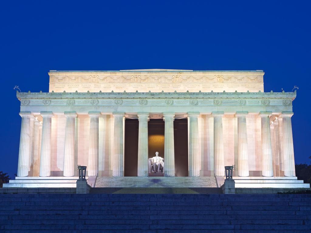 Lincoln Memorial in the National Mall, Washington DC. Lincoln Memorial on blue sky background in the dusk.