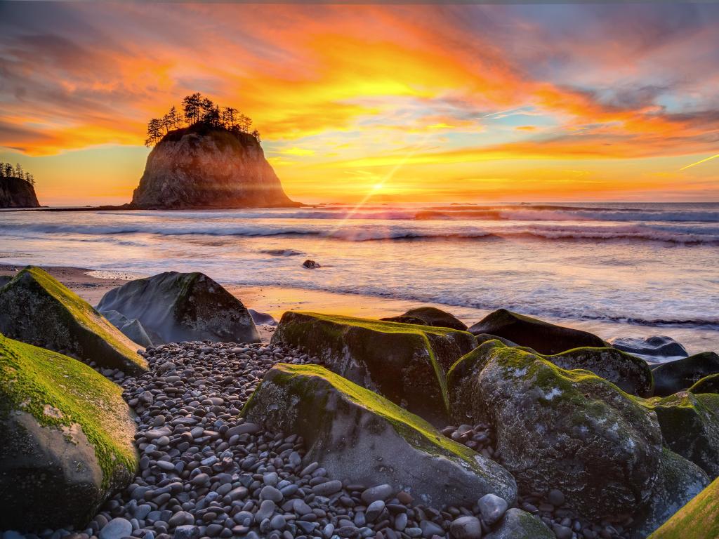 Sunset over the Pacific coast at Rialto beach near La Push in Olympic National Park, Washington, USA