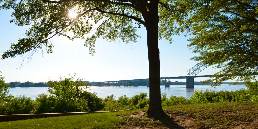 A view of the Mississippi from a park in Memphis on a sunny summer day