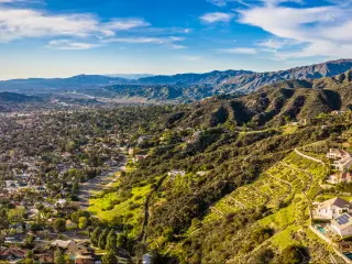 North Hollywood Burbank Glendale Pasadena aerial, Los Angeles Highway