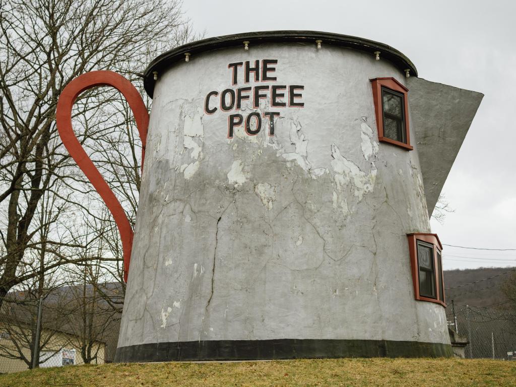 Coffee-pot shaped building in Bedford, PA, on an overcast day