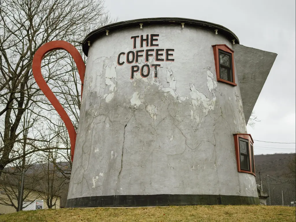 Coffee-pot shaped building in Bedford, PA, on an overcast day