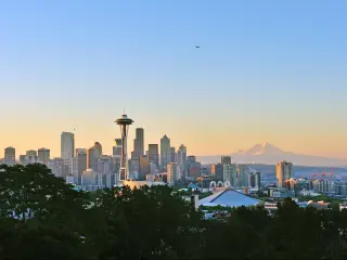 Seattle, Washington State, USA with a view of Space Needle and Seattle skyline at sunrise from Kerry Park.