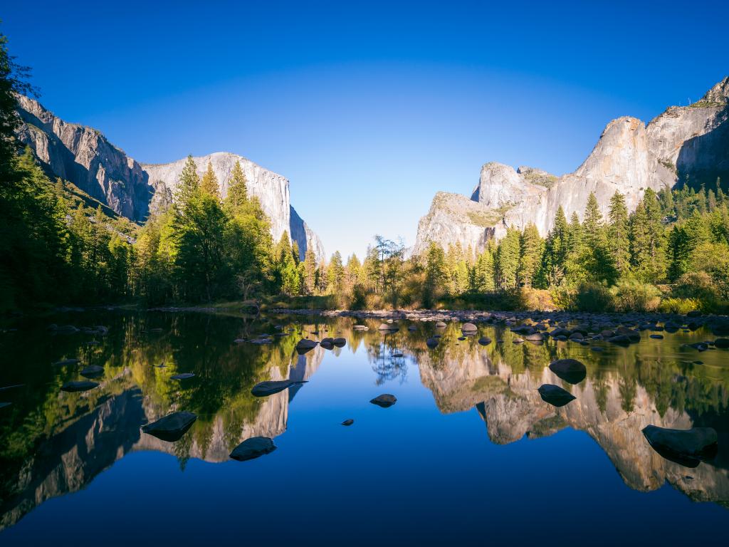 A typical view of the Yosemite National Park during daytime.