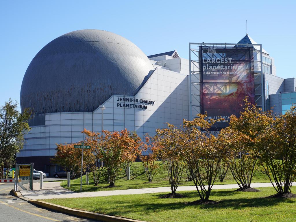 Facade of the museum and its planetarium on a sunny day