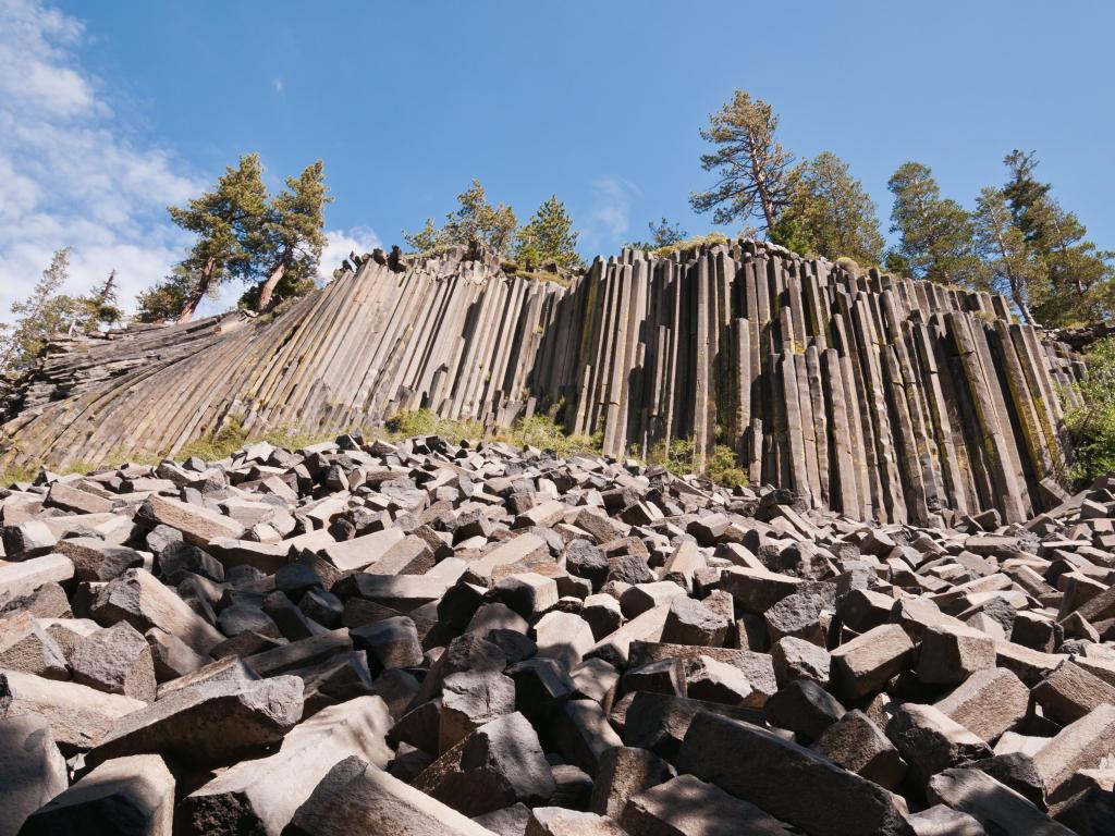 Perpendicular rock formations near Mammoth Lakes, on a sunny day