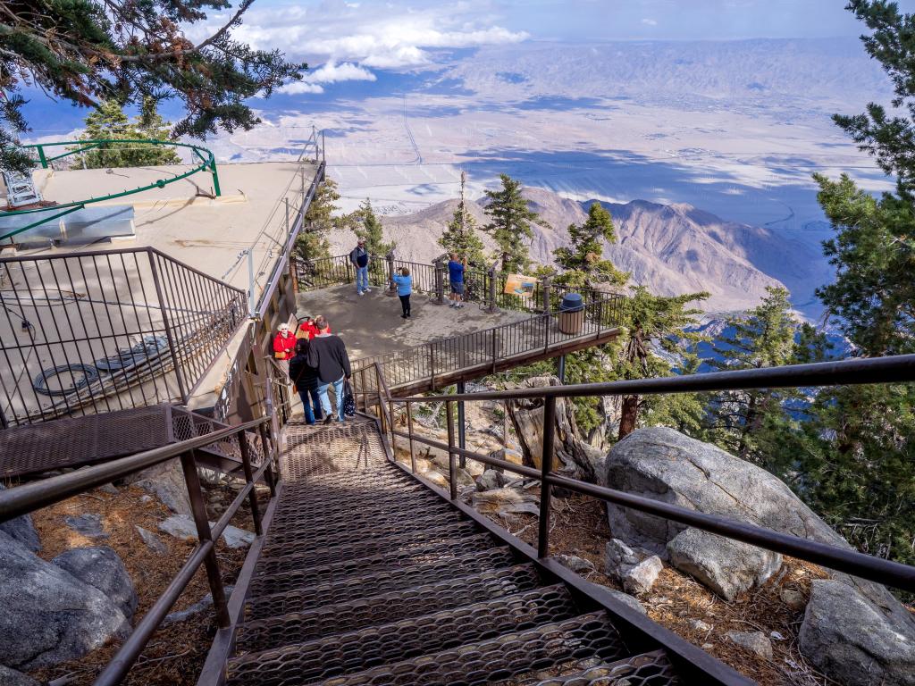 Tourists standing on the viewing platform of Palm Springs Aerial Tranway