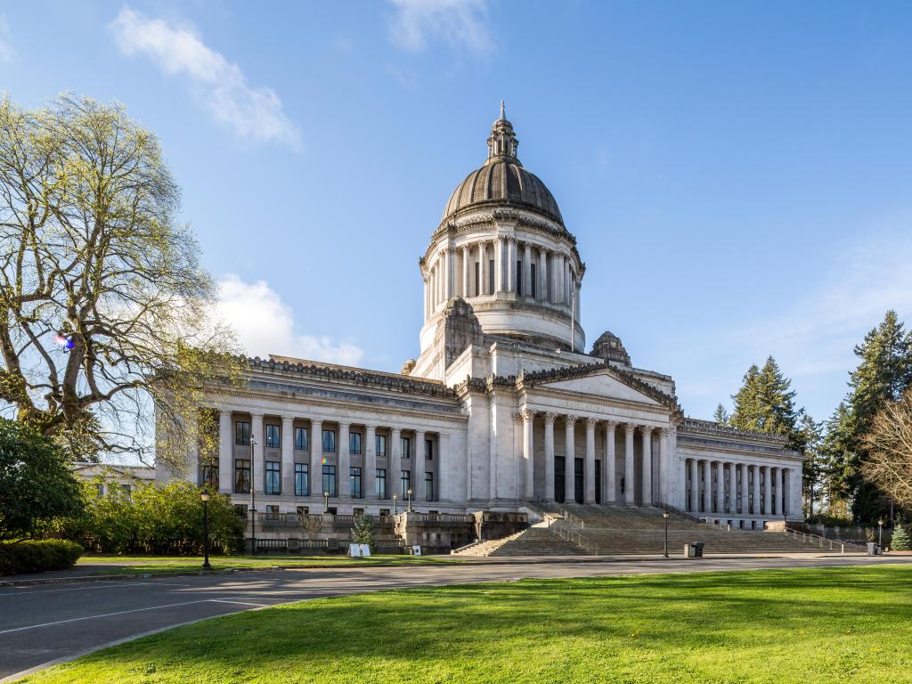 Olympia, Washington, USA state capitol building on a sunny day.