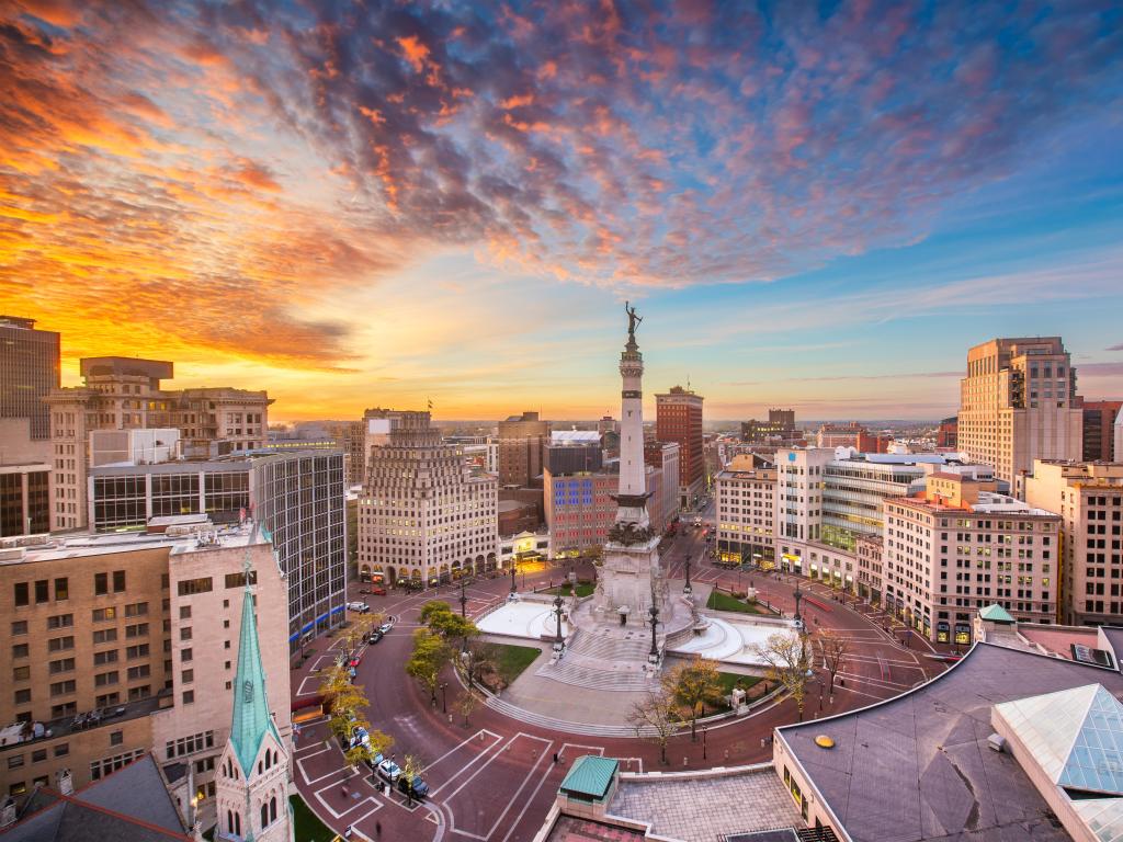 Indianapolis, Indiana, USA skyline over Soliders' and Sailors' Monument at dusk.