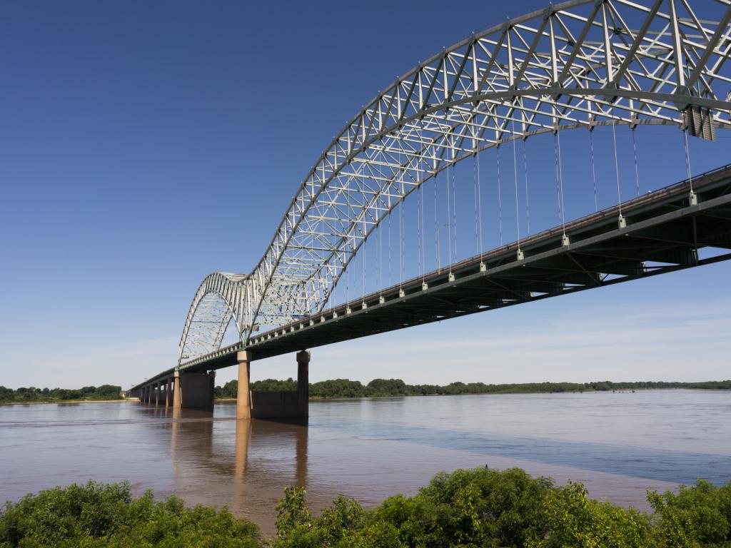 Hernando de Soto bridge over the Mississippi from Memphis, Tennessee to Arkansas