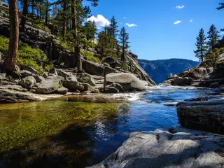 View of Yosemite Creek, just before plunging down into the upper Yosemite Fall