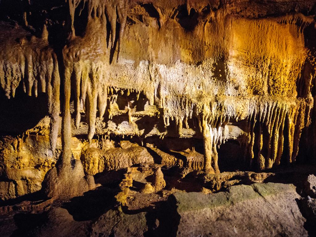 Rock formations in Mammoth Cave, Kentucky