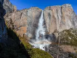Panoramic view from Upper Yosemite Falls Trial, with Yosemite Falls in the background