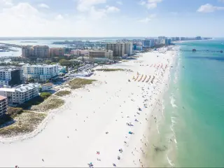 Summer vacations in Florida. Hotels, restaurants and Resorts. Tropical Nature.