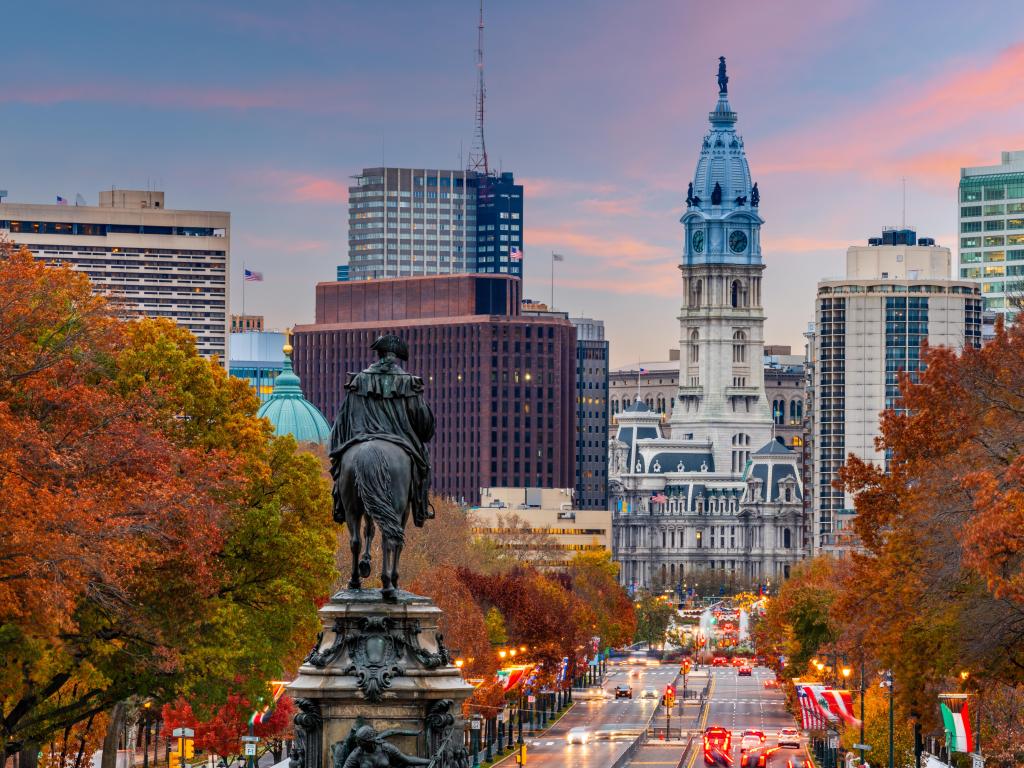 Philadelphia, Pennsylvania, USA in autumn overlooking Benjamin Franklin Parkway.