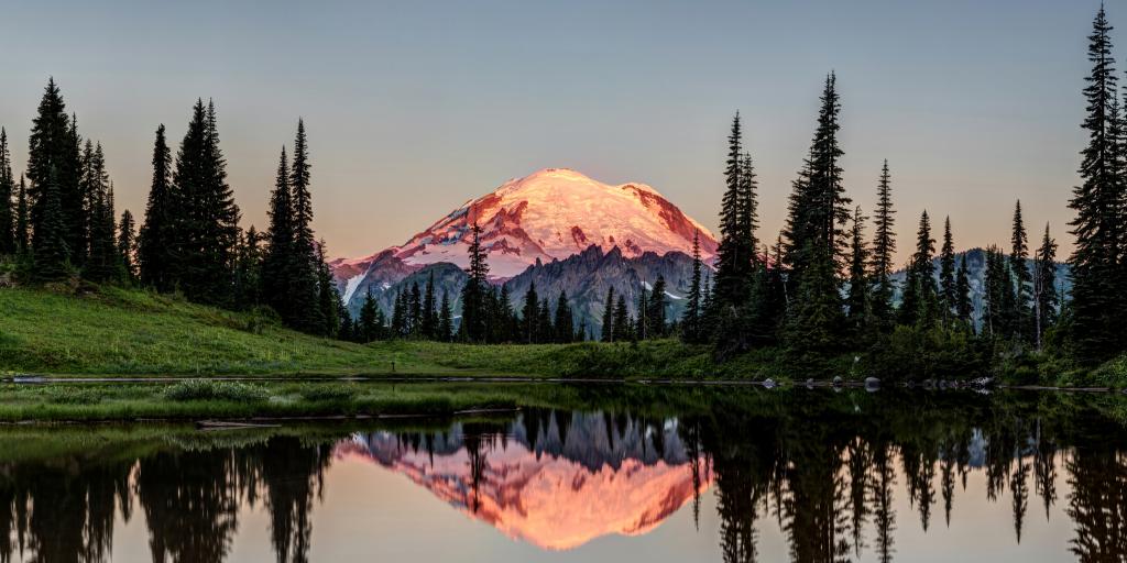 Mount Rainier considers timed-entry reservations to ease crowding - Axios  Seattle