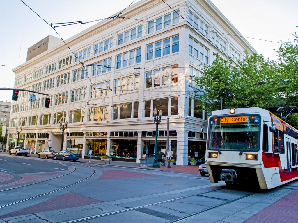 Streetcar going through the streets of central Portland, Oregon.