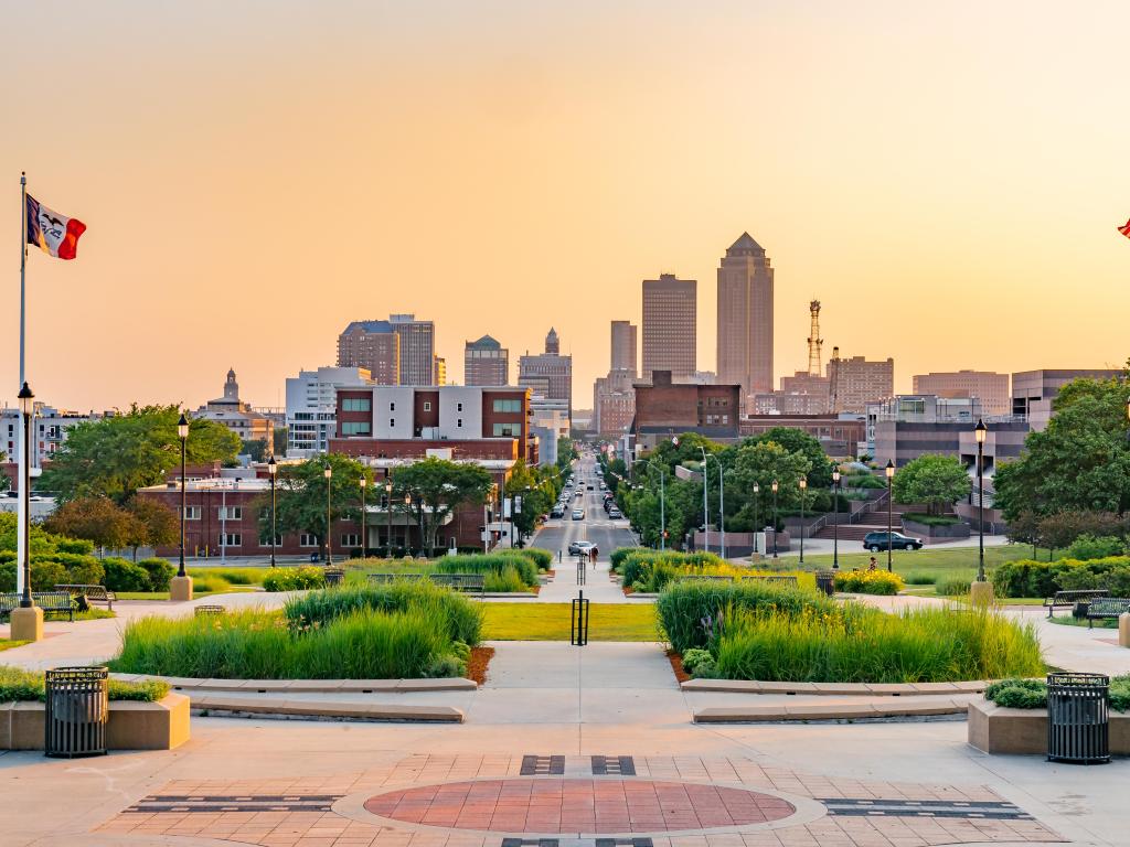 Des Moines, Iowa, USA skyline from the state capital at sunset.