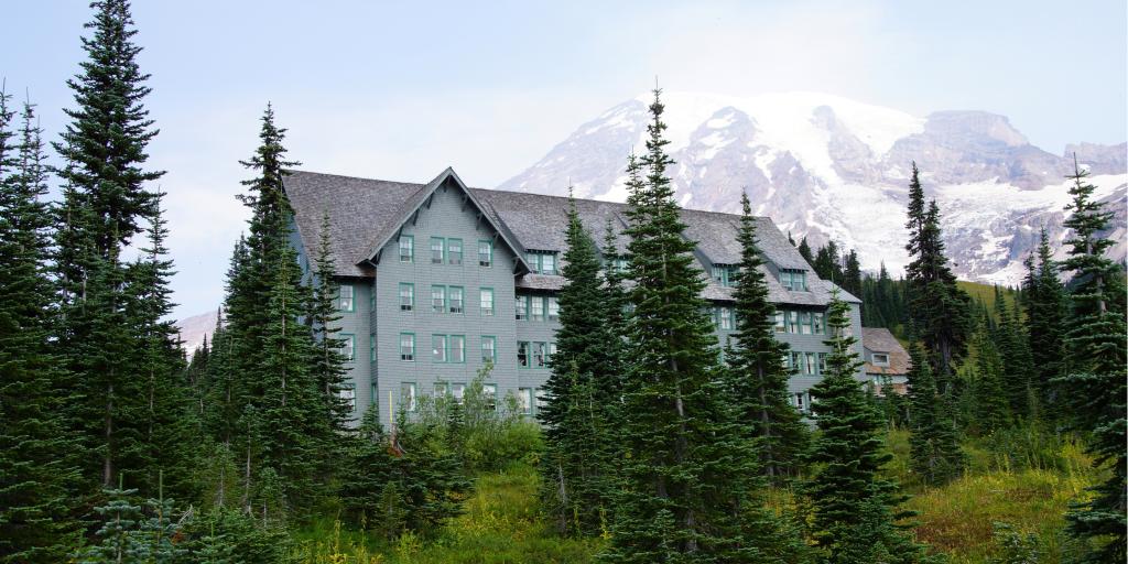 National Park Lodge in the Paradise area of Mount Rainier National Park in Oregon