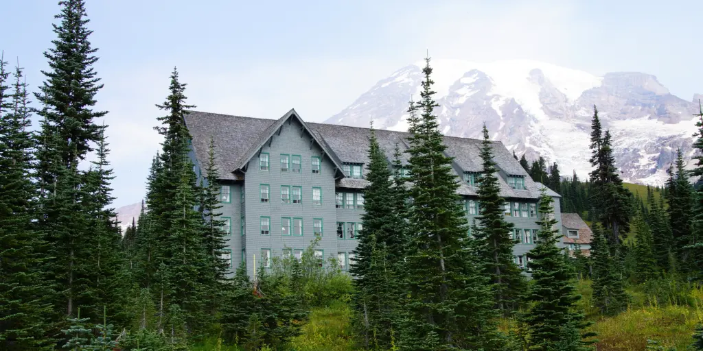 National Park Lodge in the Paradise area of Mount Rainier National Park in Oregon
