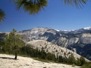 Sweeping views across the North Dome Trail in Yosemite National Park