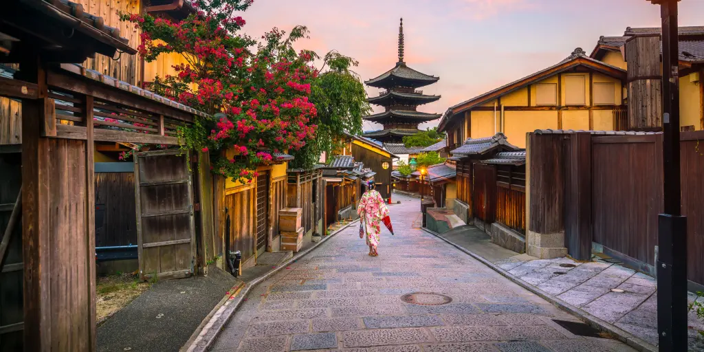 A geisha walking along in the Gion district, Kyoto 