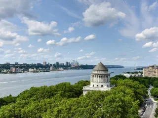View of General Grant National Memorial and Hudson River