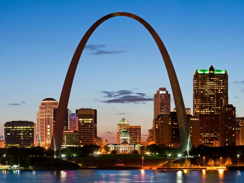 St Louis skyline and the Arch at twilight, the photo is taken with a long exposure setting