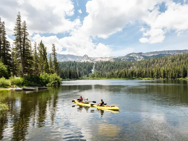 Kayakers in Twin Lakes in Mammoth Lakes, California
