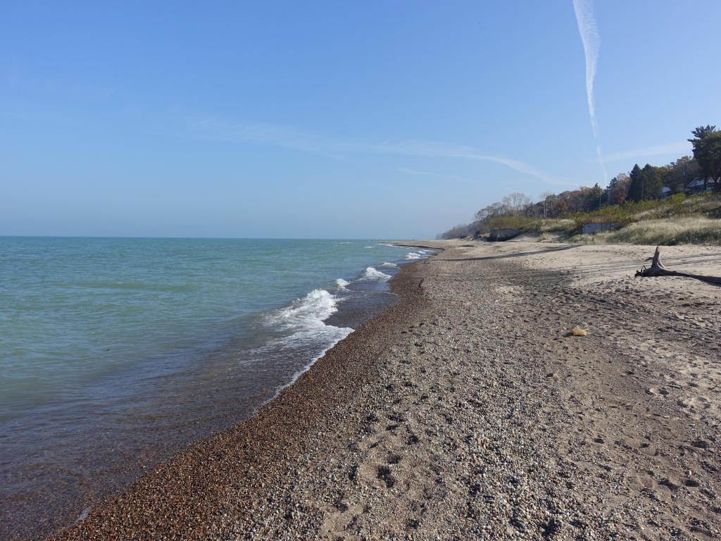 Lake Erie Beach, calm see waves hitting the sand