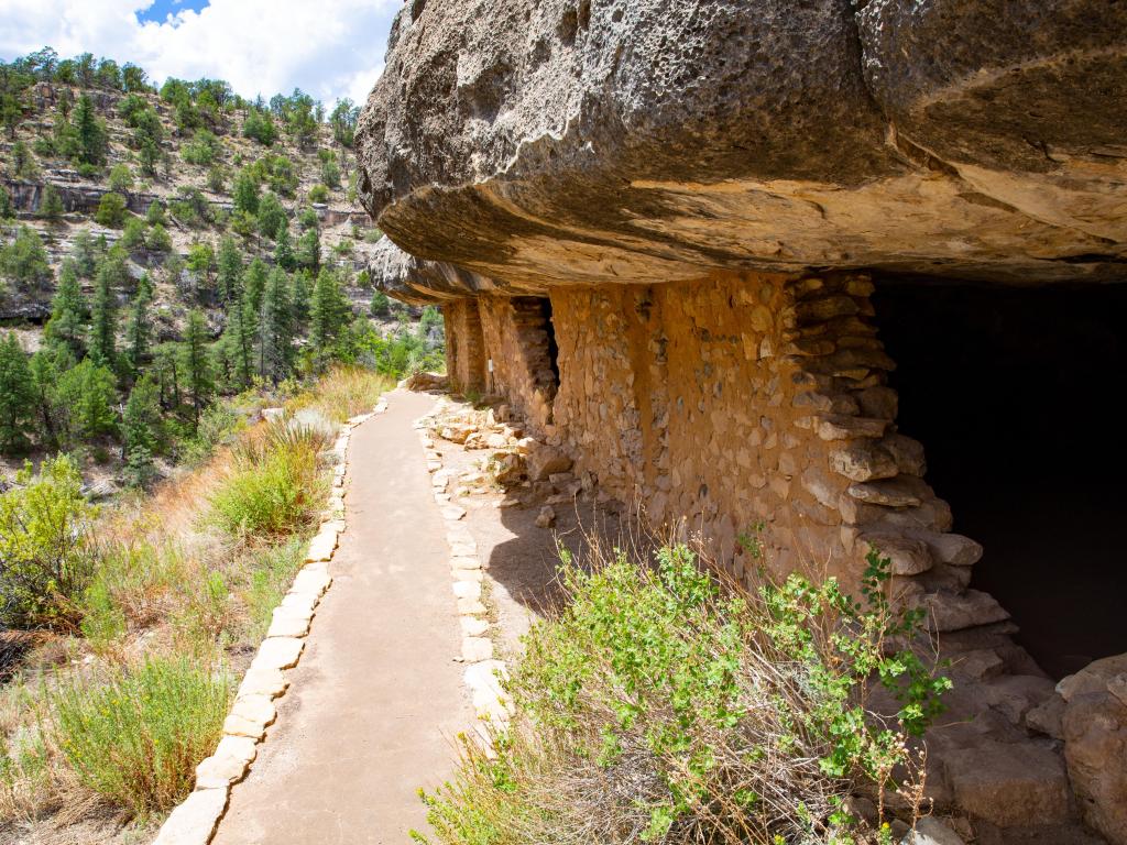 Indian ruins in Walnut Canyon National Monument, Arizona, USA.