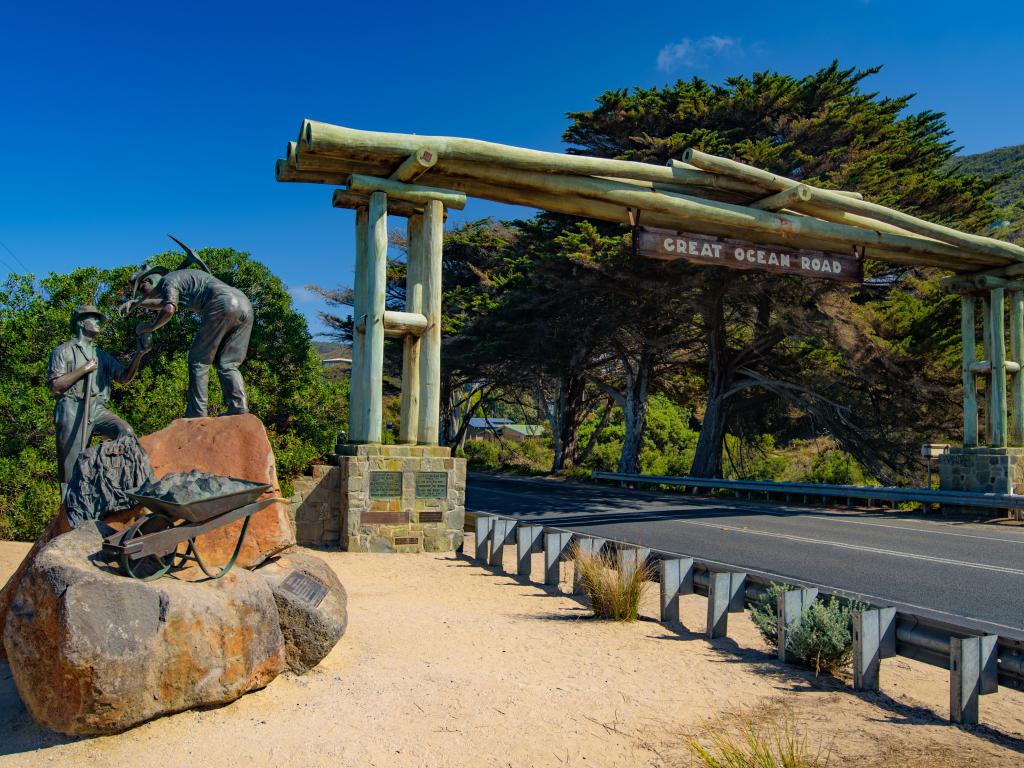 Memorial statue at the iconic Great Ocean Road Sign in Australia