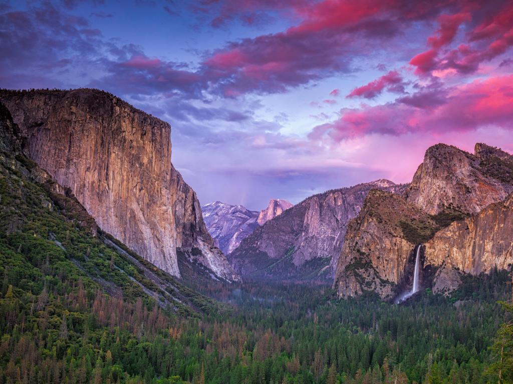 Vibrant sunset over Tunnel View of mountains in California's Yosemite National Park