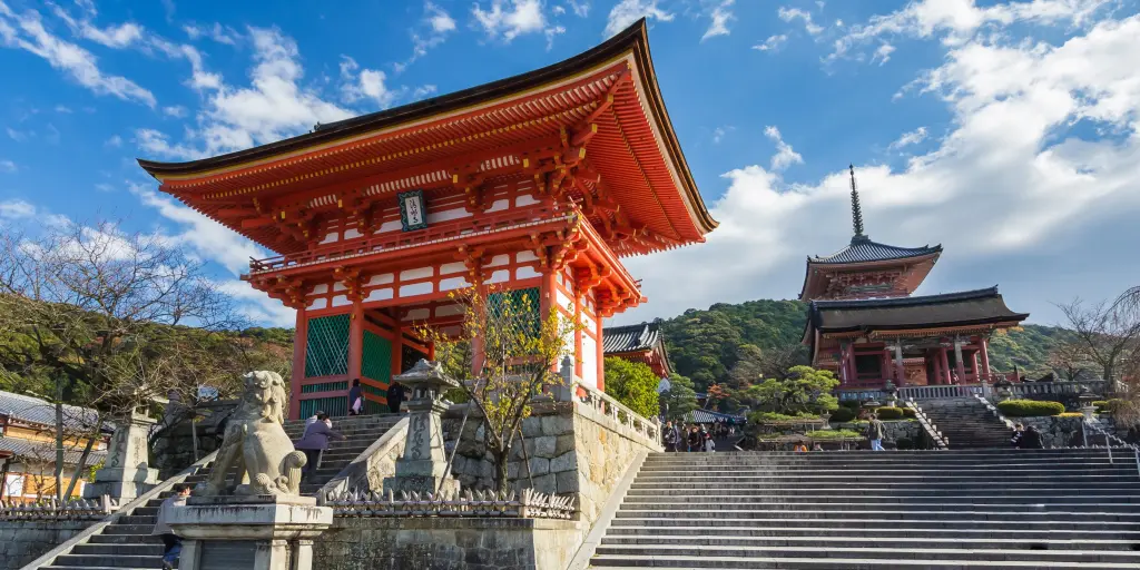 The gate into Kiyomizu-dera Temple, Kyoto 