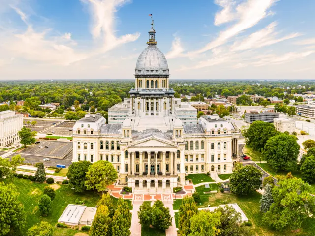 Aerial view of the Illinois State Capitol building in Springfield on a clear day
