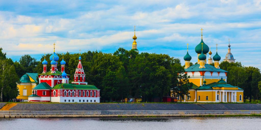 The red church of Tsarevitch Dmitry to the left and the yellow Transfiguration Cathedral to the right, Uglich, Russi