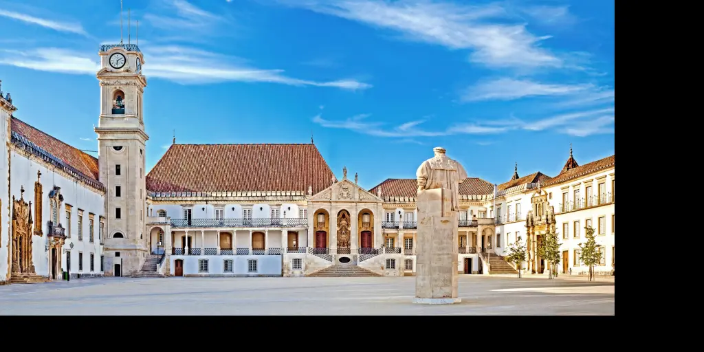 Square outside Coimbra University main entrance